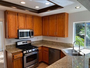 4296 Conquistador in Oceanside, CA - Foto de edificio - Building Photo