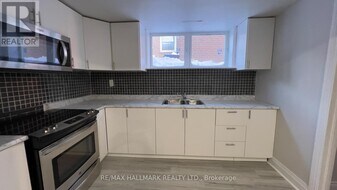 76 Shendale Dr in Toronto, ON - Building Photo