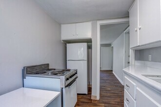 Custer Apartments in Portland, OR - Building Photo - Building Photo