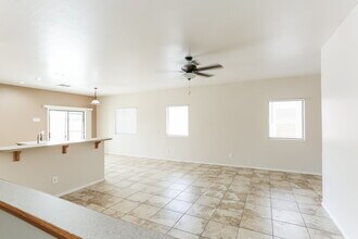 9227 W Belvoir Rd in Phoenix, AZ - Building Photo - Building Photo
