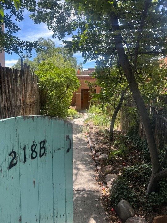 218 Mckenzie St in Santa Fe, NM - Building Photo