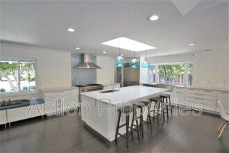 1074 Highlands Cir in Los Altos, CA - Building Photo - Building Photo