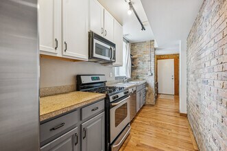 1219 W Greenleaf Ave in Chicago, IL - Building Photo - Building Photo