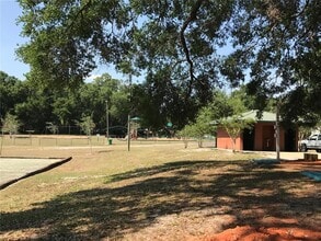 555 E Voorhis Ave in DeLand, FL - Building Photo - Building Photo