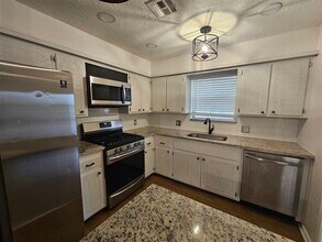 5418 NW Cottonwood Dr in Lawton, OK - Building Photo - Building Photo