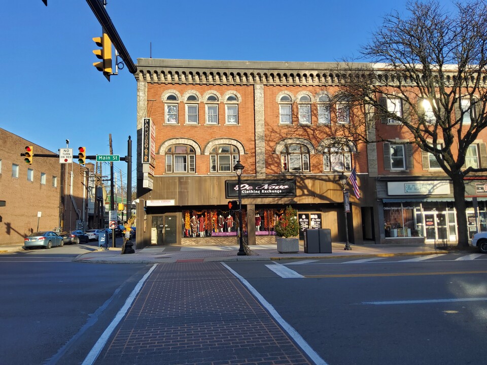 584 Main St, Unit 1 in Stroudsburg, PA - Building Photo