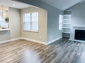 The Spring Waterside Luxury Apartments in Indianapolis, IN - Building Photo - Building Photo
