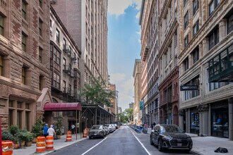 8-10 E 16th St in New York, NY - Building Photo - Building Photo