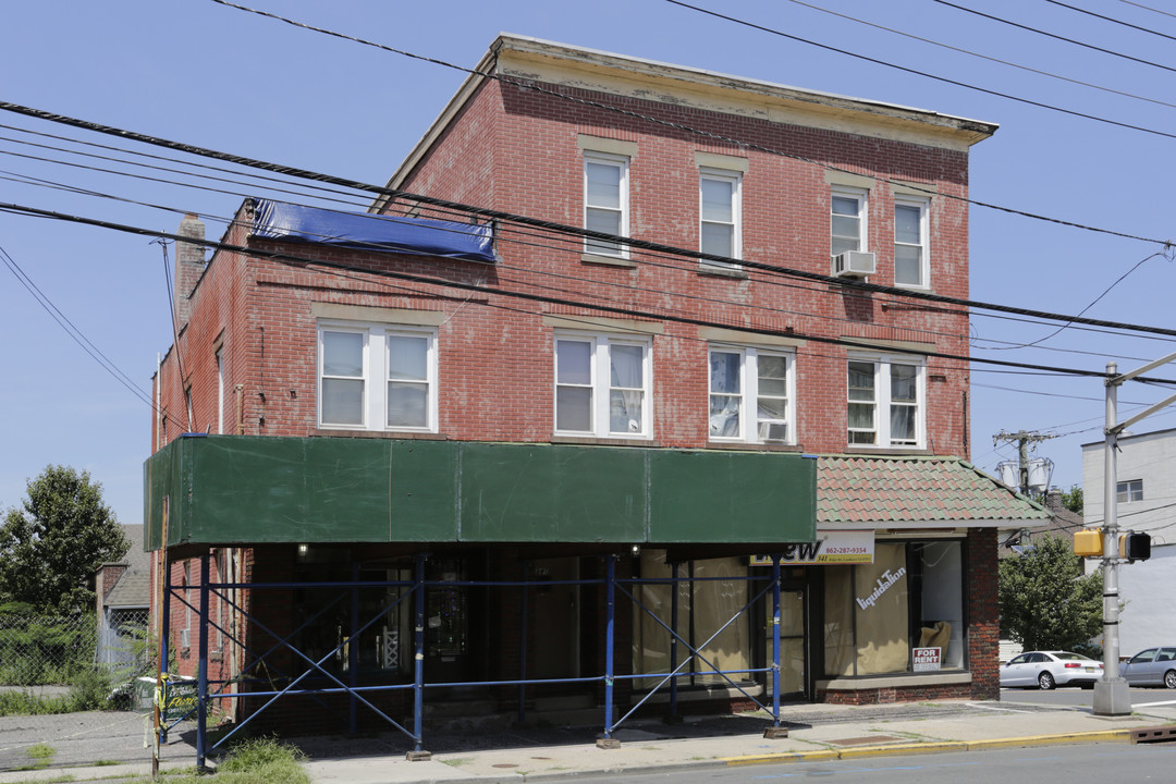 341-343 Ridge Rd in Lyndhurst, NJ - Building Photo