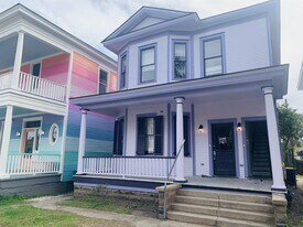 23 E 40th St in Savannah, GA - Building Photo