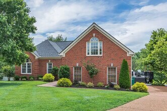 2779 Landcashire Ct in Thompson's Station, TN - Building Photo - Building Photo