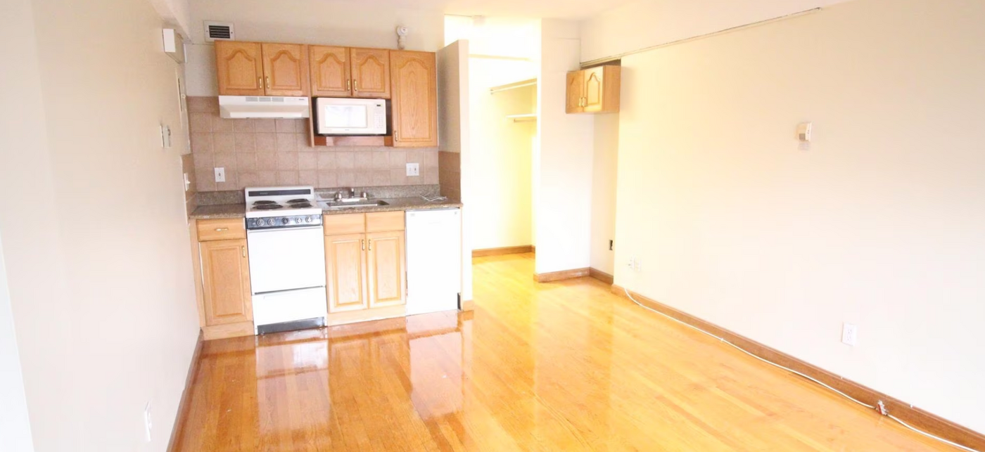 1120 Commonwealth Ave, Unit 403 in Boston, MA - Building Photo