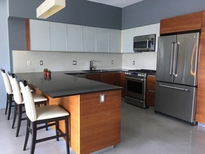 11500 Tennessee Ave, Unit 328 in Los Angeles, CA - Building Photo - Building Photo