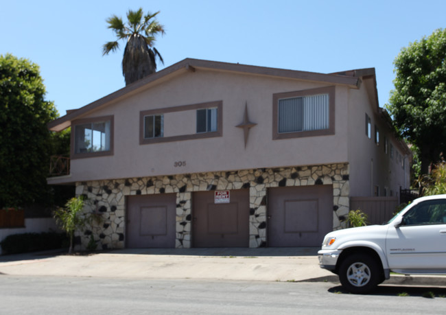 305 10th St in Huntington Beach, CA - Building Photo - Building Photo