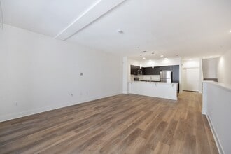 Palomar Station in San Marcos, CA - Foto de edificio - Building Photo