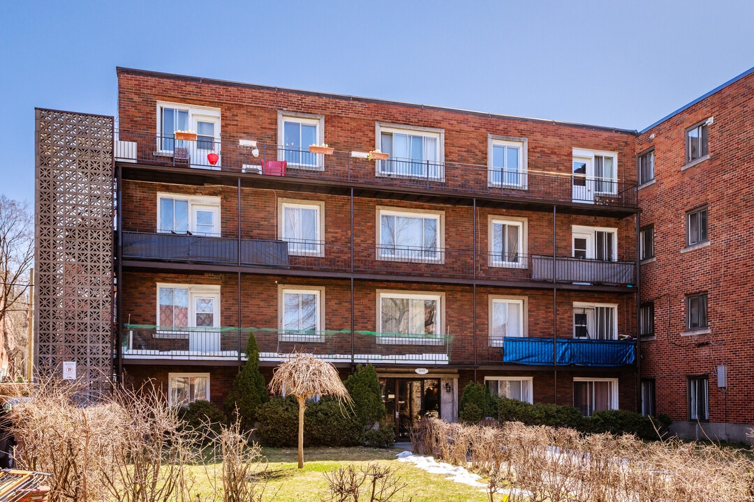 3080 Goyer Rue in Montréal, QC - Building Photo