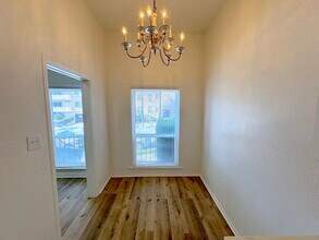 211 S Manhattan Pl in Los Angeles, CA - Building Photo - Building Photo