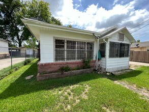 116 Frawley St, Unit 2 in Houston, TX - Building Photo - Building Photo