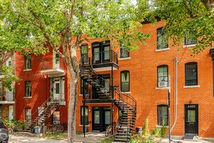 4868 Cazelais Rue in Montréal, QC - Building Photo