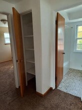 1256 Arlington Ave, Unit 1256 Upper in Manitowoc, WI - Foto de edificio - Building Photo