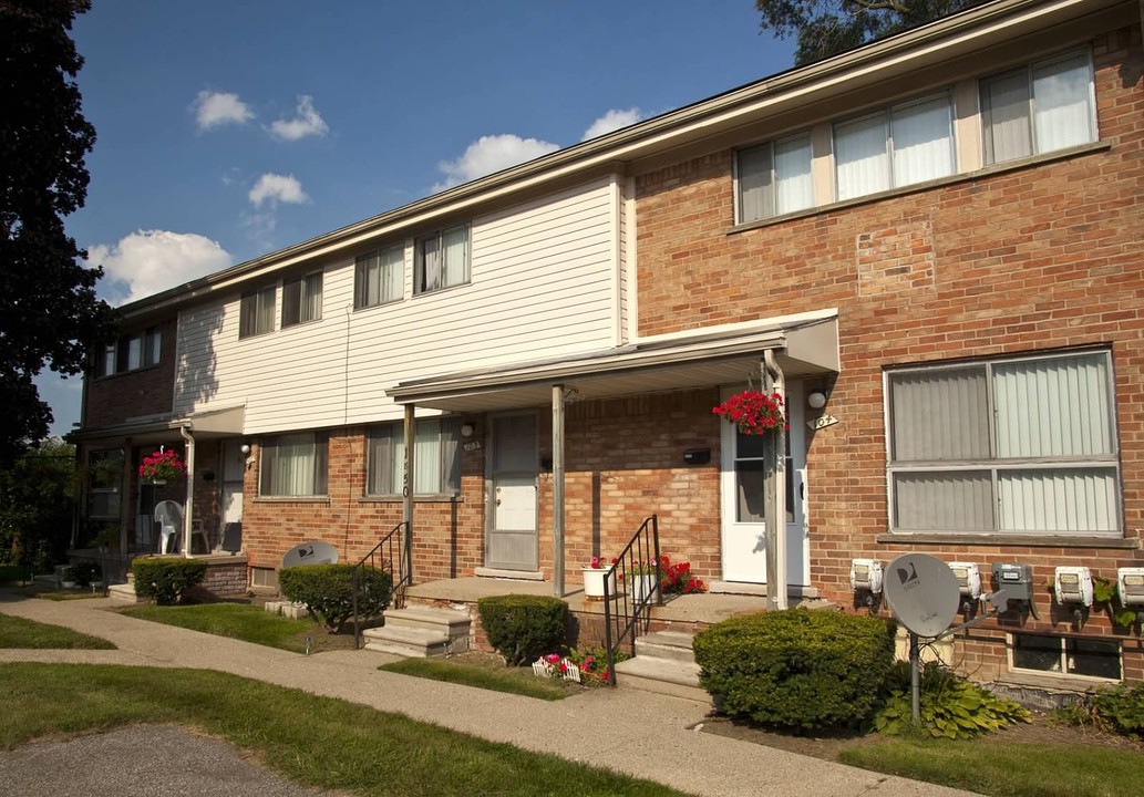 Elmsleigh Apartments in Royal Oak, MI - Foto de edificio