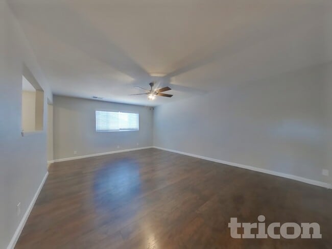 916 Jacobsen St in Antioch, CA - Foto de edificio - Building Photo