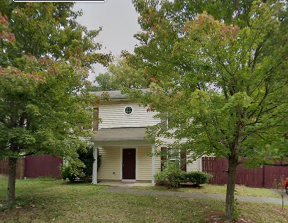 815 Pauli Murray Pl in Durham, NC - Building Photo