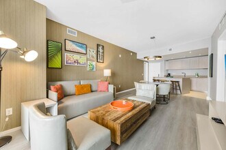 4111 S Ocean Dr in Hollywood, FL - Building Photo - Building Photo