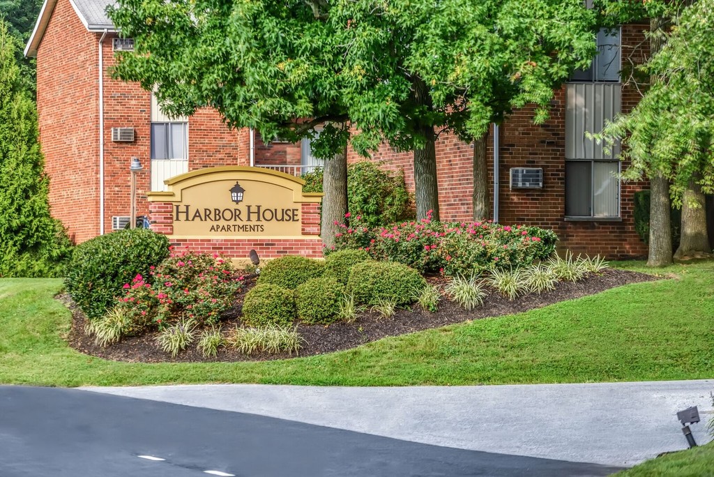 Harbor House Apartments in Claymont, DE