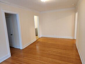 7502 N Hoyne Ave, Unit Unit 1 in Chicago, IL - Building Photo - Building Photo