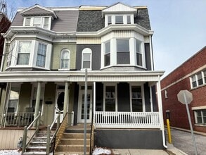 133 W Maple St in York, PA - Building Photo - Building Photo