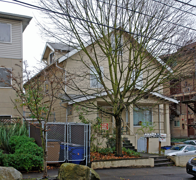 4226 7th Ave NE in Seattle, WA - Building Photo - Building Photo