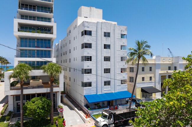 3621 Collins Ave