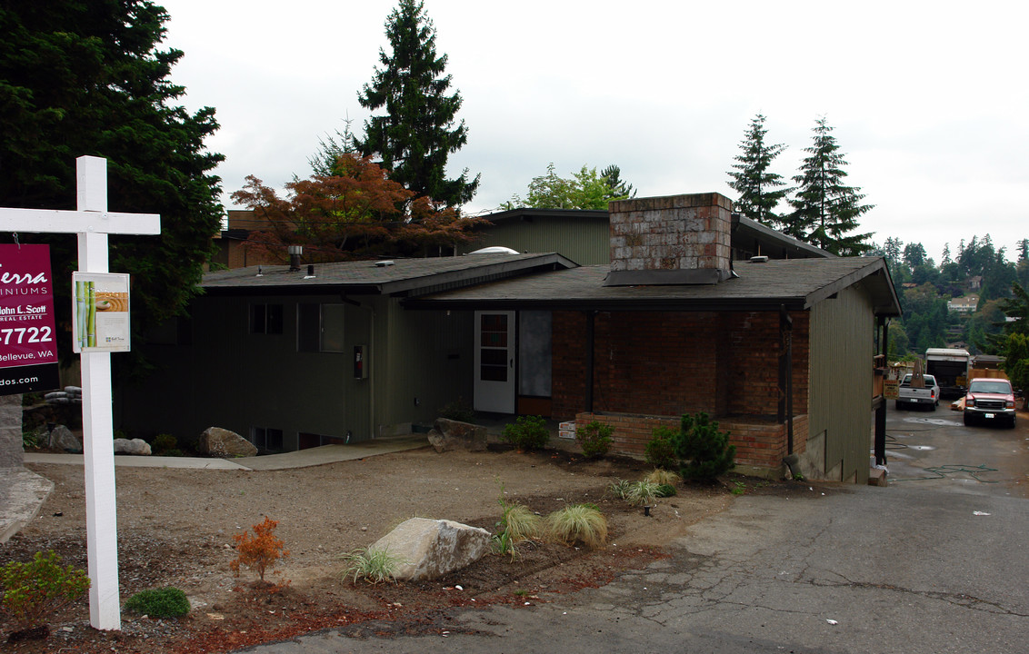 Bauer Crest Apartments in Bellevue, WA - Building Photo