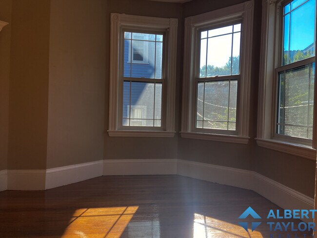 1 Parker Hill Ter, Unit 3 in Boston, MA - Foto de edificio - Building Photo