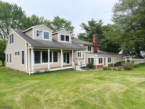 21 Meadowview Rd in Bernards, NJ - Building Photo - Building Photo