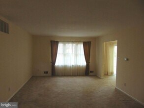 4901 Asquith Ct in Fairfax, VA - Building Photo - Building Photo