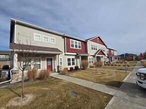 1686 Grand Ave in Windsor, CO - Building Photo - Building Photo