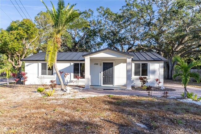 1395 Davis Rd in Dunedin, FL - Building Photo - Building Photo