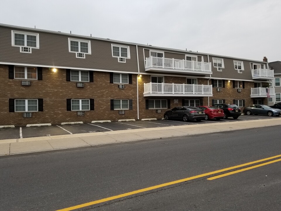 Oceanview Terrace Apartments in Bradley Beach, NJ - Building Photo