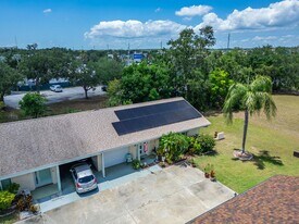 1349 New Bedford Dr in Sun City Center, FL - Building Photo