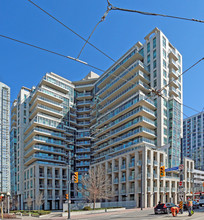 Aqua Condos in Toronto, ON - Building Photo - Building Photo