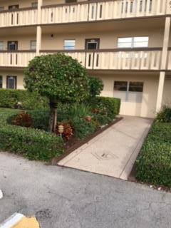 1094 Wolverton E in Boca Raton, FL - Building Photo