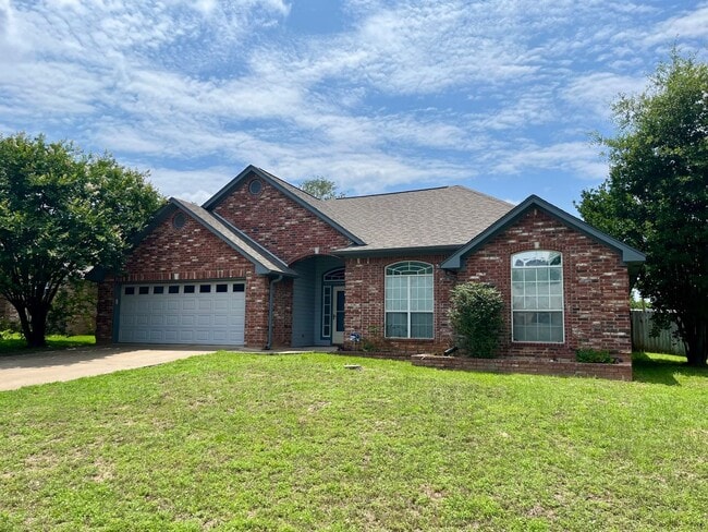 16780 Terrebonne Dr in Tyler, TX - Foto de edificio - Building Photo