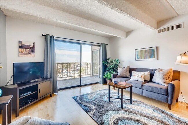 property at 1433 N Williams St