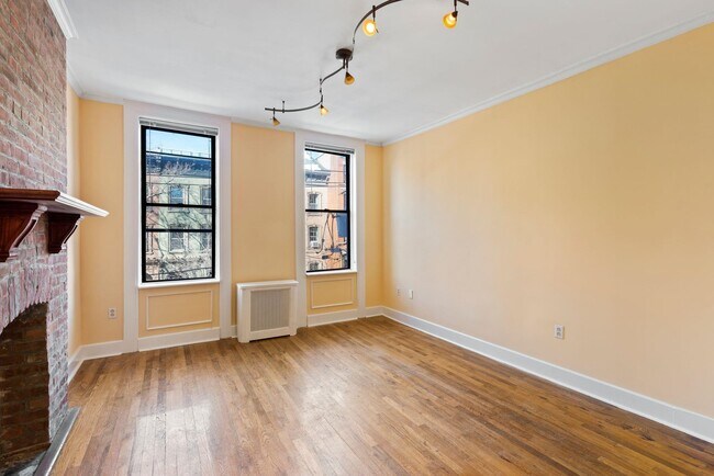 208 Washington St in Jersey City, NJ - Foto de edificio - Building Photo