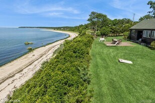 4630 Blue Horizon Bluffs in Peconic, NY - Building Photo