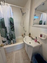 4077 Dufferin St in Toronto, ON - Building Photo - Building Photo