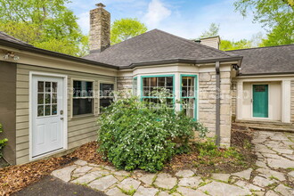 413 Walhalla Rd in Columbus, OH - Building Photo - Building Photo