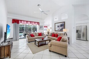 5110 Brixton Ct in Naples, FL - Building Photo